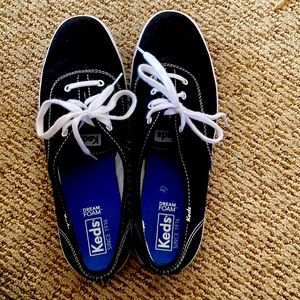 Women’s black Keds. Size 7